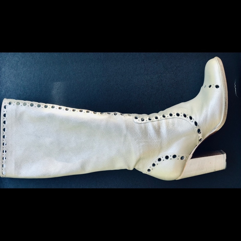 Italy brand Rocco P. Women’s boots. White/pearl Limited Edition Vintage US-8 s